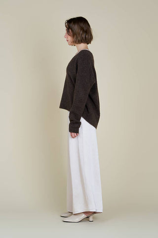 CONTRAST VNECKLINE SWEATER
