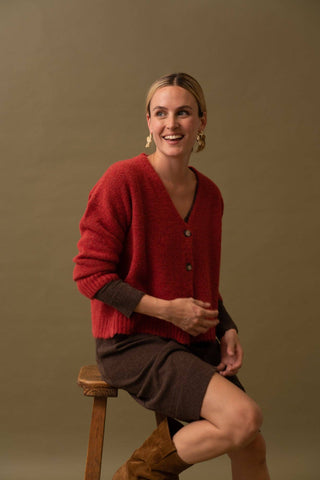 WISH BUTTON V-NECK CARDIGAN